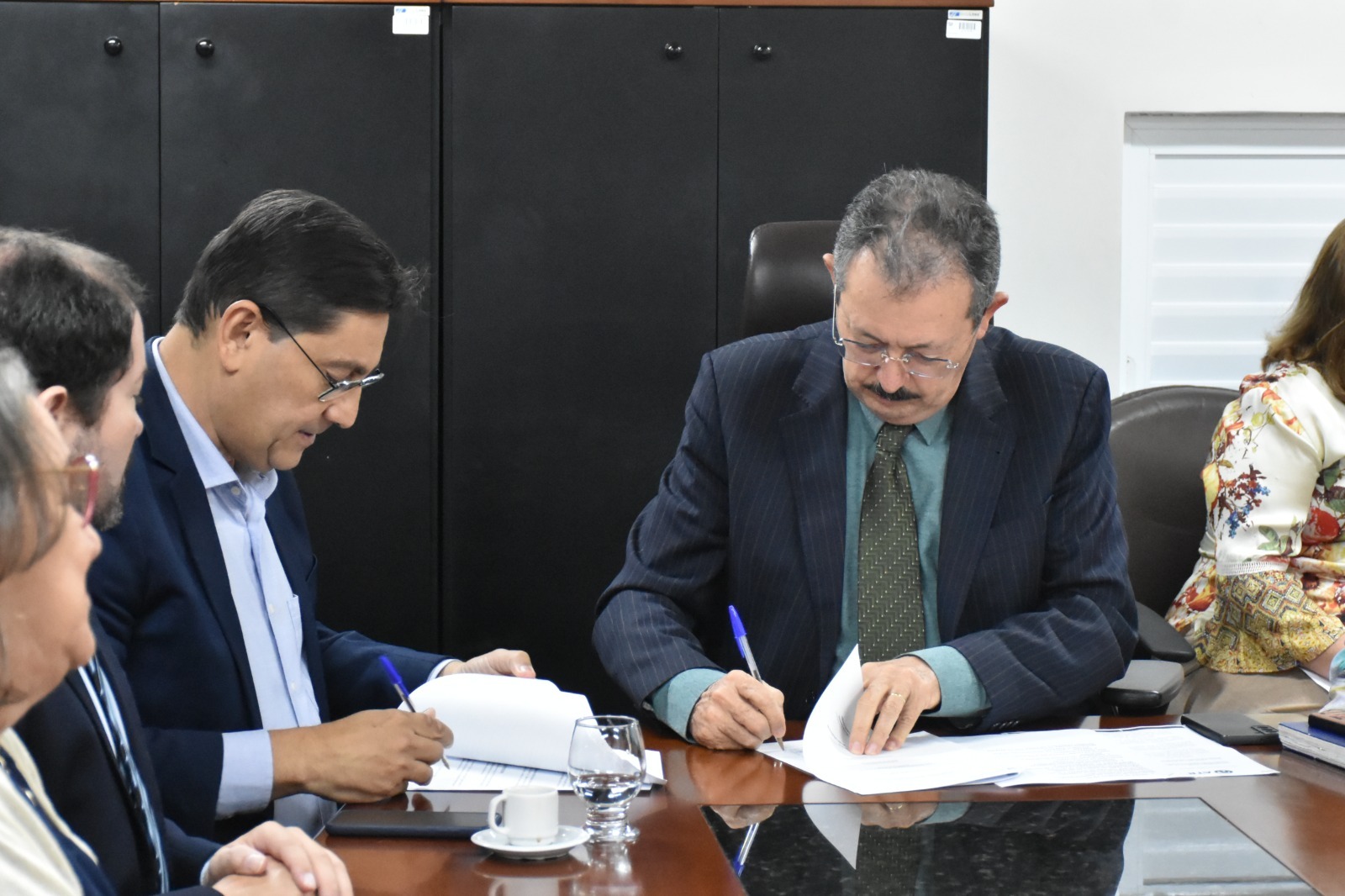 Instituições formalizam adesão da Escola de Governo à REJUG-RN